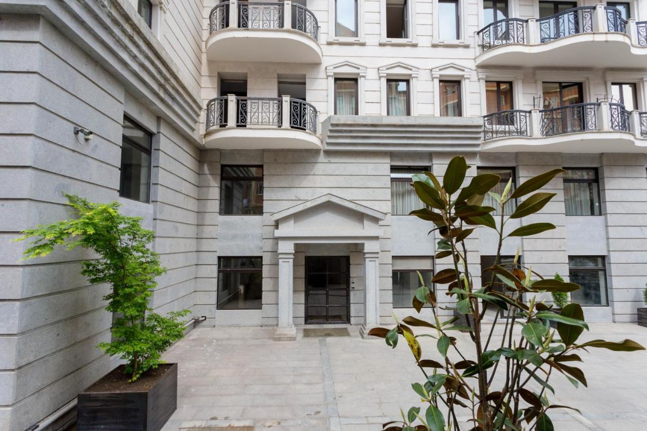 Downtown Two-Bedrom Apartment Tbilisi Eksteriør billede